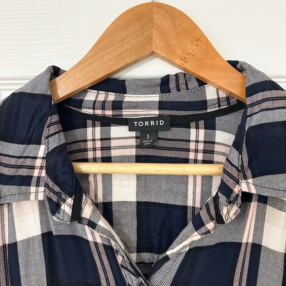 Torrid Navy Blue Pink Plaid Button Front Shirt Rayon Long Sleeve Size 1X EUC - Picture 3 of 7